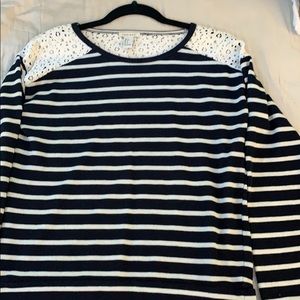 small Long sleeved stripped and laced top